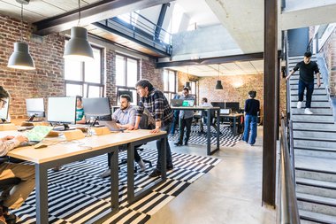 lavoratori in ufficio scaleup startup